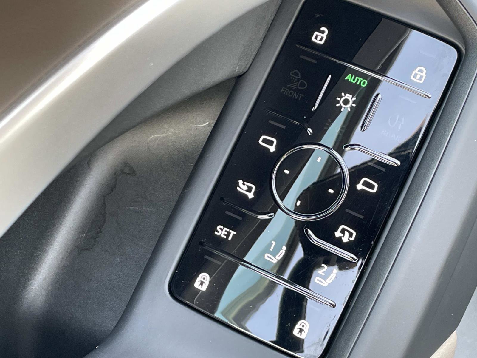 Used 2025 Audi Q5 Premium w/ Convenience Package image 18