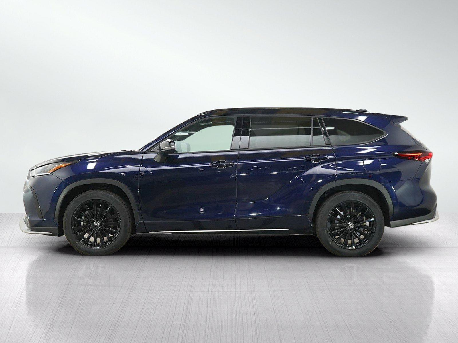 Used 2025 Toyota Highlander XSE AWD/4WD image 2