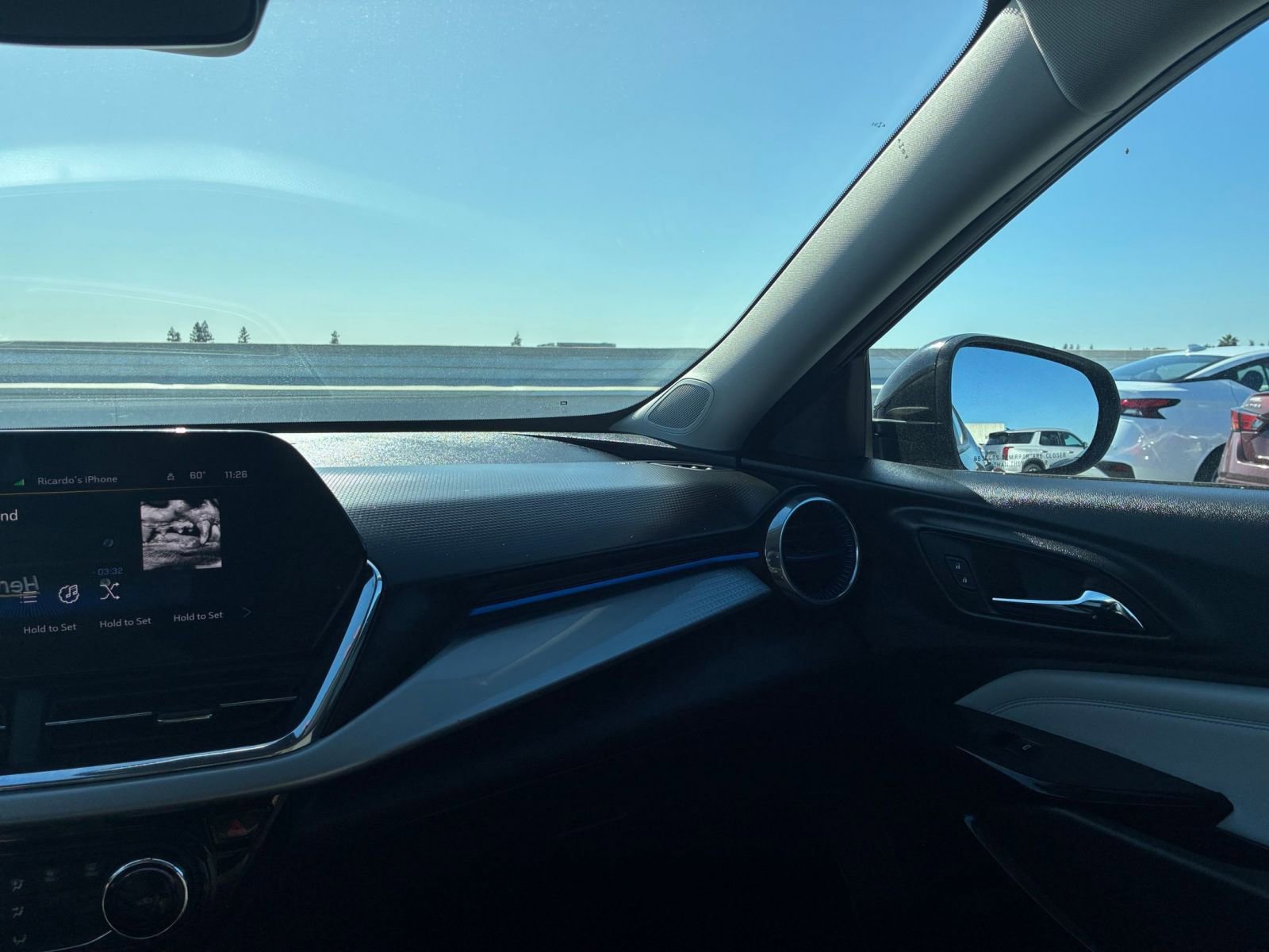 Used 2025 Chevrolet Trax LT image 34