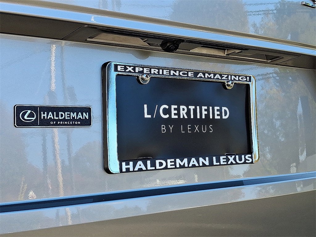 Used 2023 Lexus LX 600 4WD w/ Luxury Package image 30