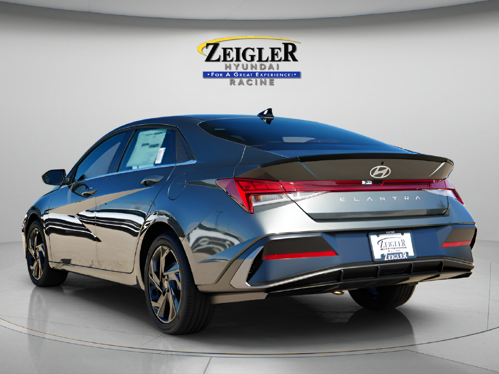 New 2026 Hyundai Elantra SEL Sport FWD image 5