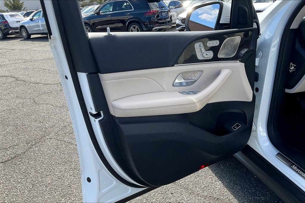Certified 2023 Mercedes-Benz GLS 450 4MATIC image 15