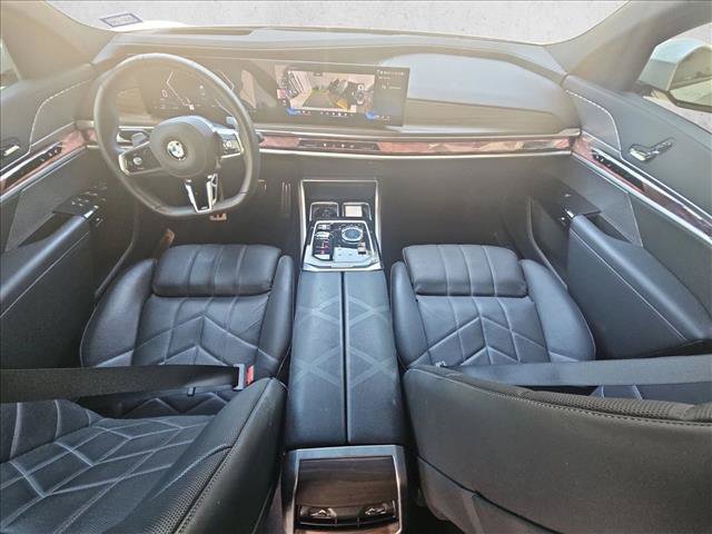 Used 2023 BMW 760i xDrive AWD/4WD image 16