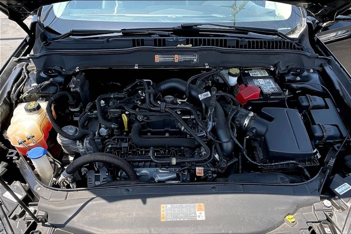 Used 2018 Ford Fusion SE w/ Fusion SE Technology Package FWD image 10