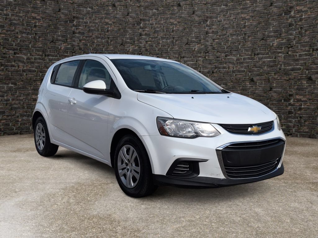 Used 2018 Chevrolet Sonic LT FWD image 2