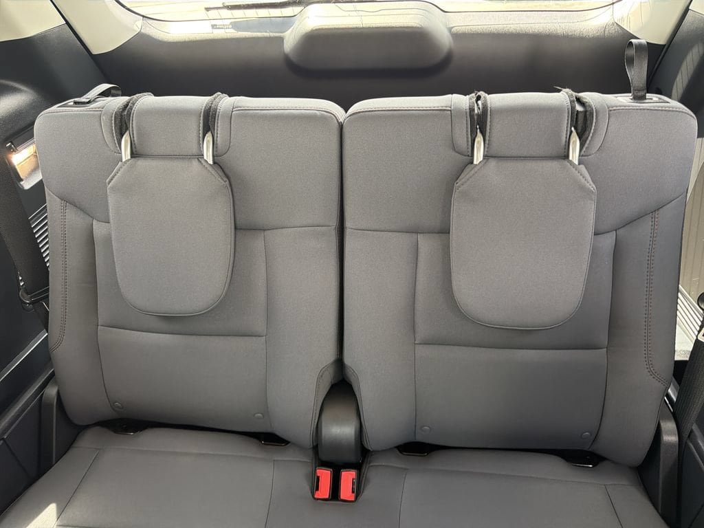 Used 2025 Ford Explorer Active RWD image 15