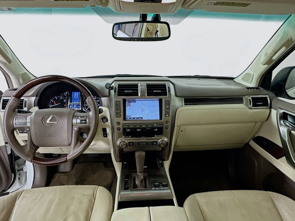 Used 2015 Lexus GX 460 w/ Premium Package AWD/4WD image 3