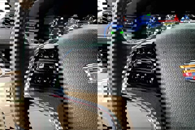 Used 2019 Cadillac Escalade ESV Luxury image 17