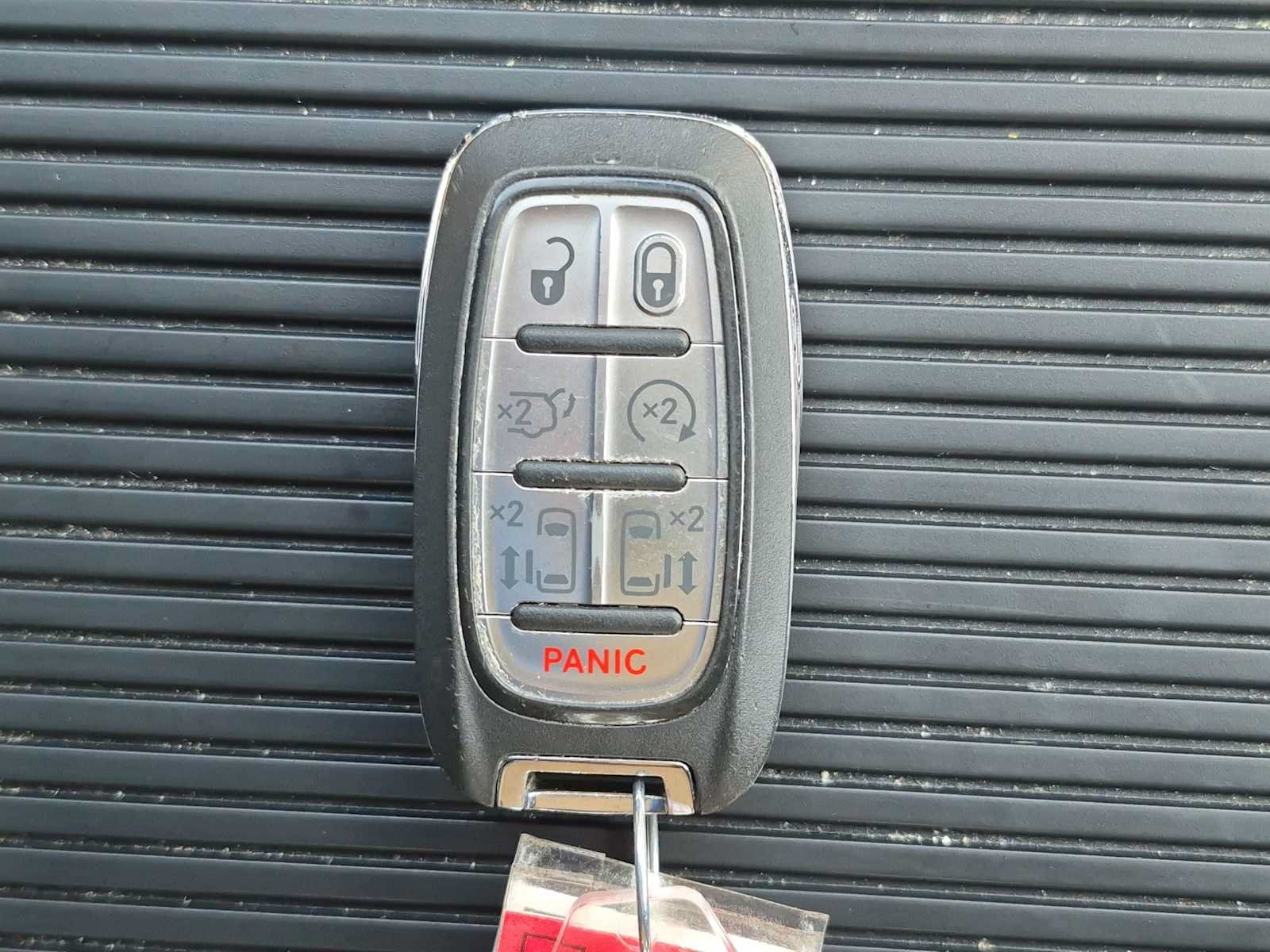 Used 2024 Chrysler Pacifica Touring-L FWD image 32