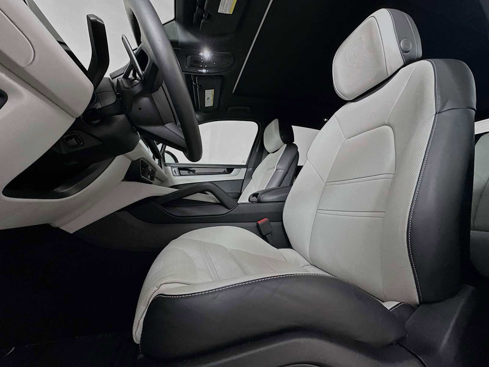 Certified 2025 Porsche Cayenne image 5