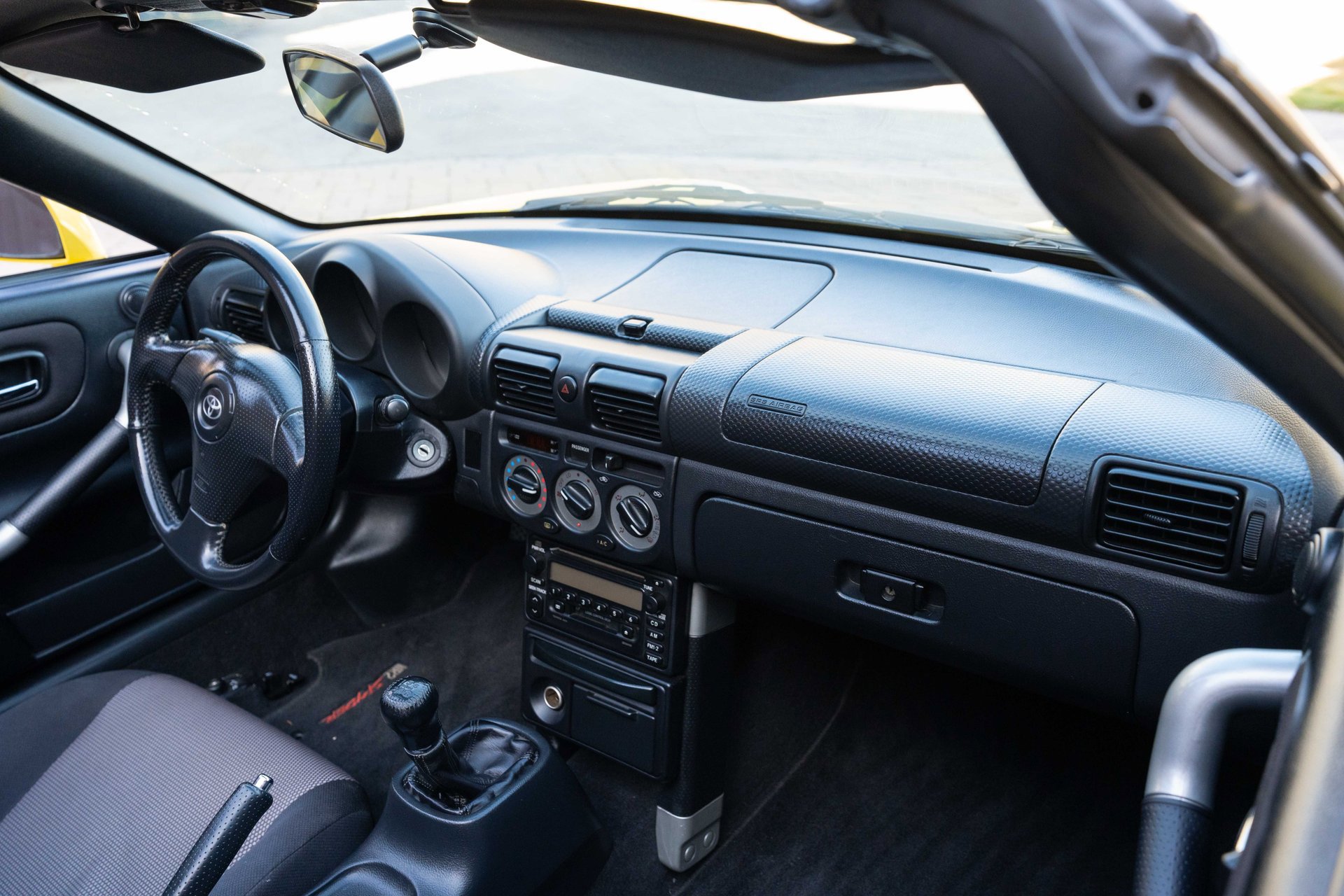 Used 2001 Toyota MR2 image 28