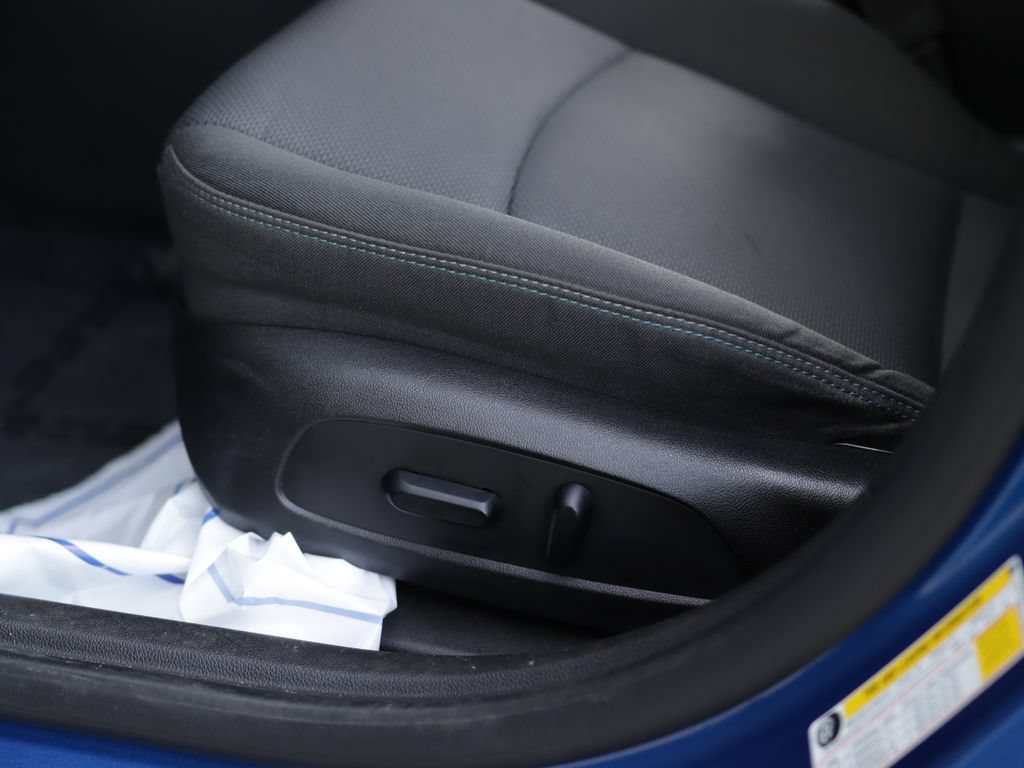 Used 2018 Chevrolet Cruze LT w/ Convenience Package FWD image 19