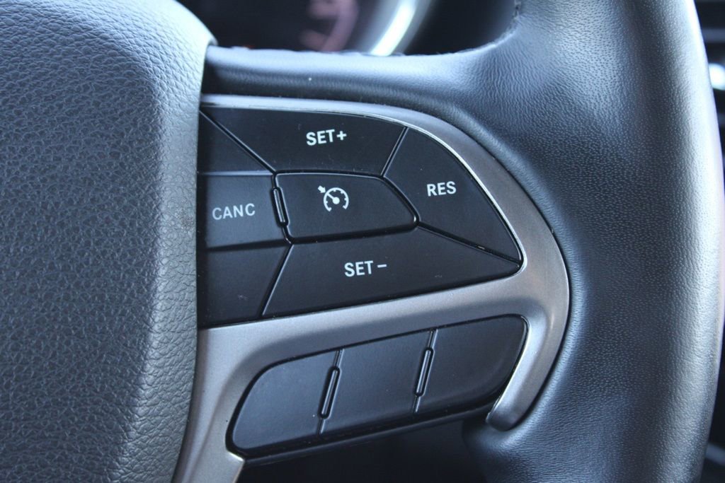 Used 2019 Jeep Grand Cherokee Limited image 32