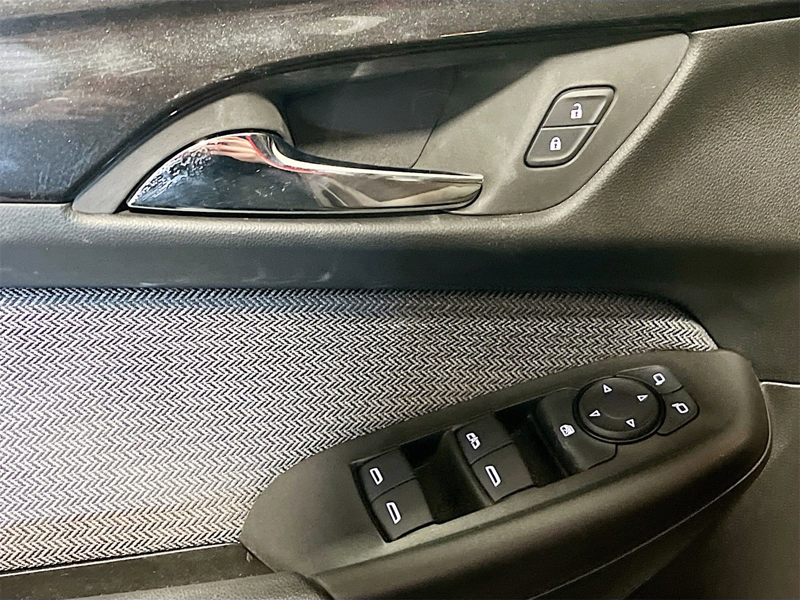 Used 2025 Chevrolet TrailBlazer LT w/ Driver Confidence Package image 18