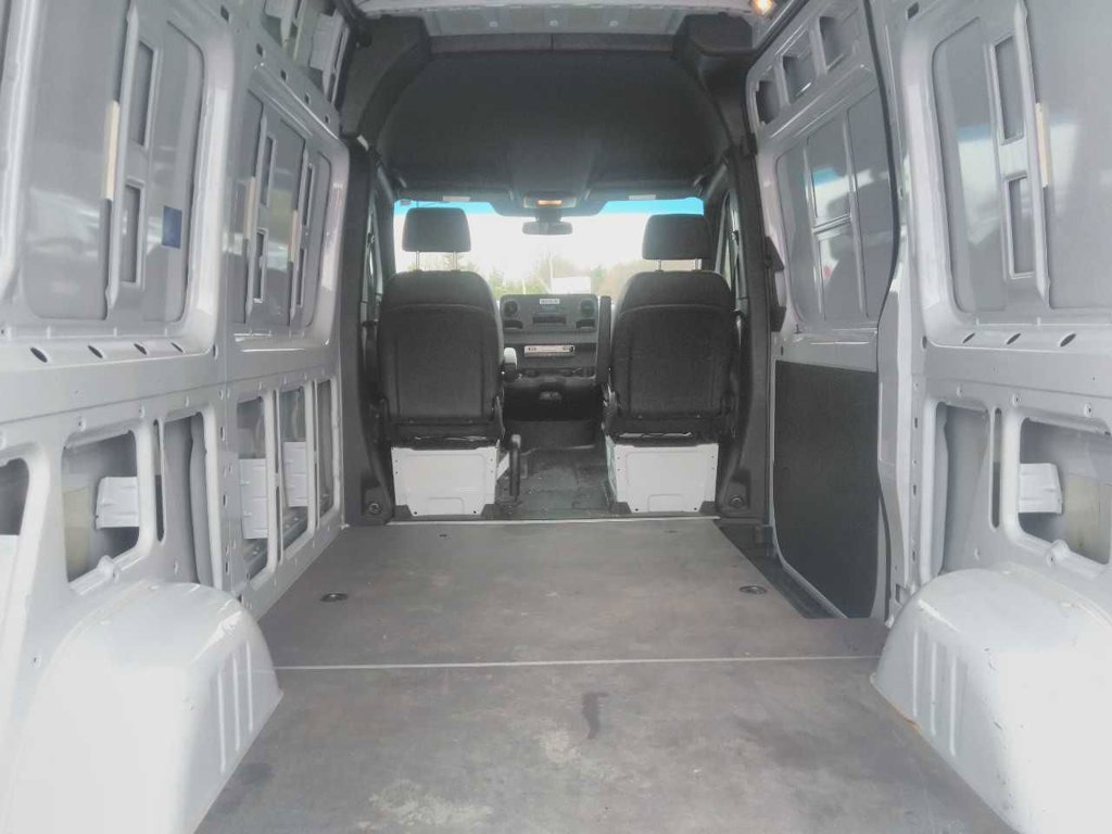 Used 2025 Mercedes-Benz Sprinter 2500 image 25