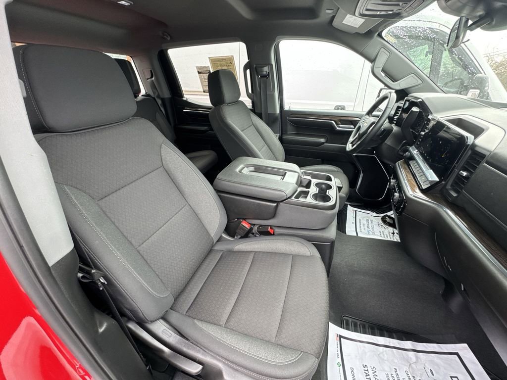 Used 2024 Chevrolet Silverado 1500 LT image 16