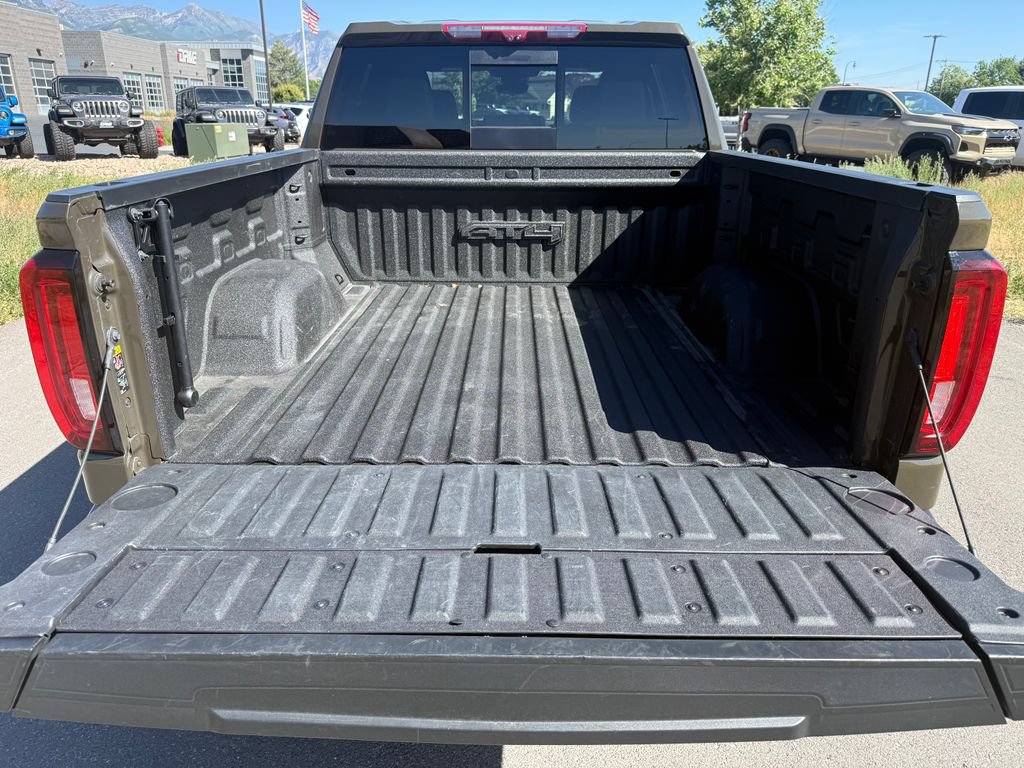 Used 2023 GMC Sierra 1500 AT4 w/ Technology Package AWD/4WD image 14