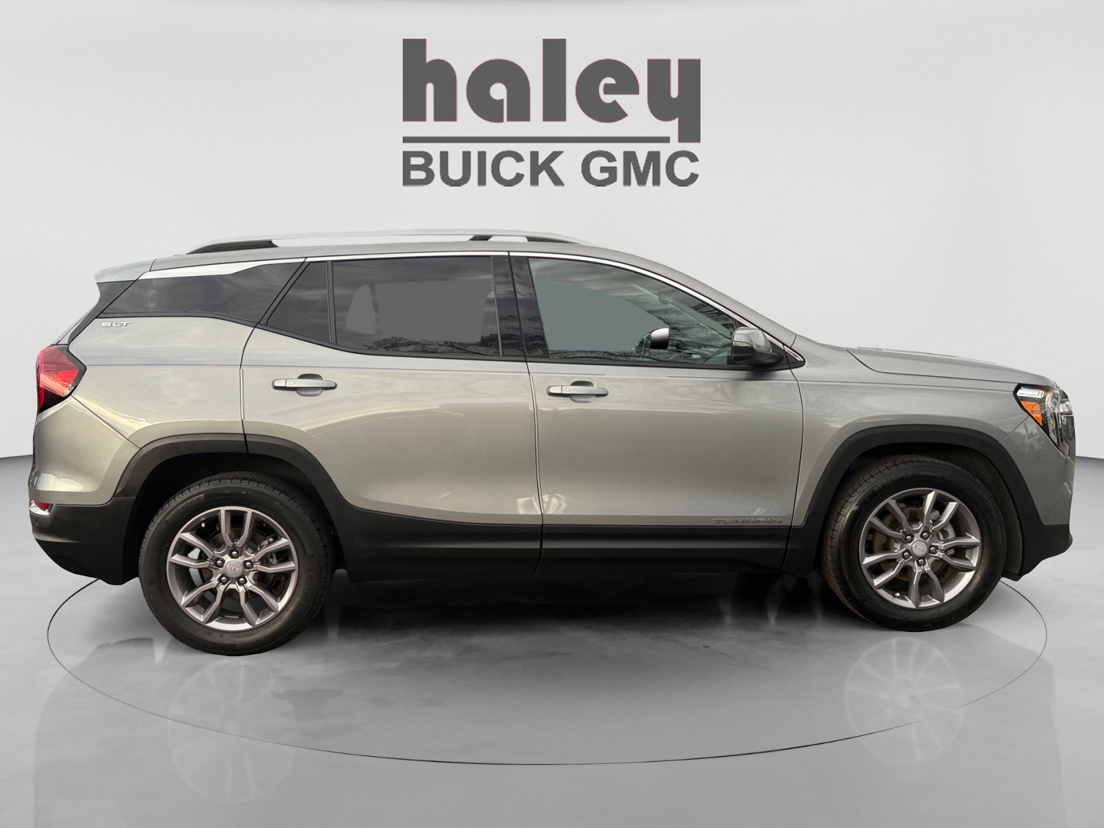 Used 2023 GMC Terrain SLT w/ LPO, Floor Liner Package image 6