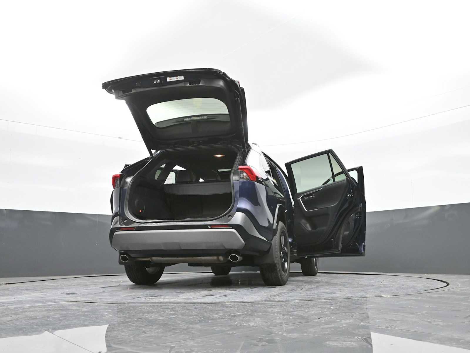 Used 2020 Toyota RAV4 XSE image 92