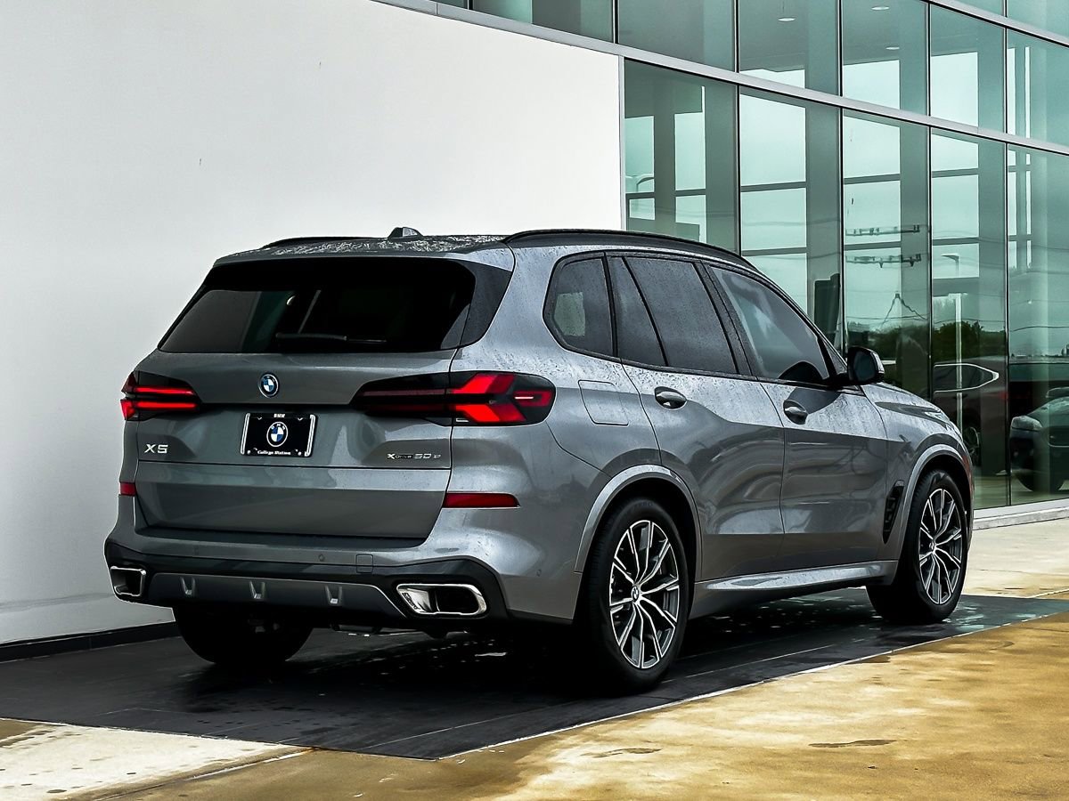 New 2026 BMW X5 xDrive50e w/ M Sport Package image 4