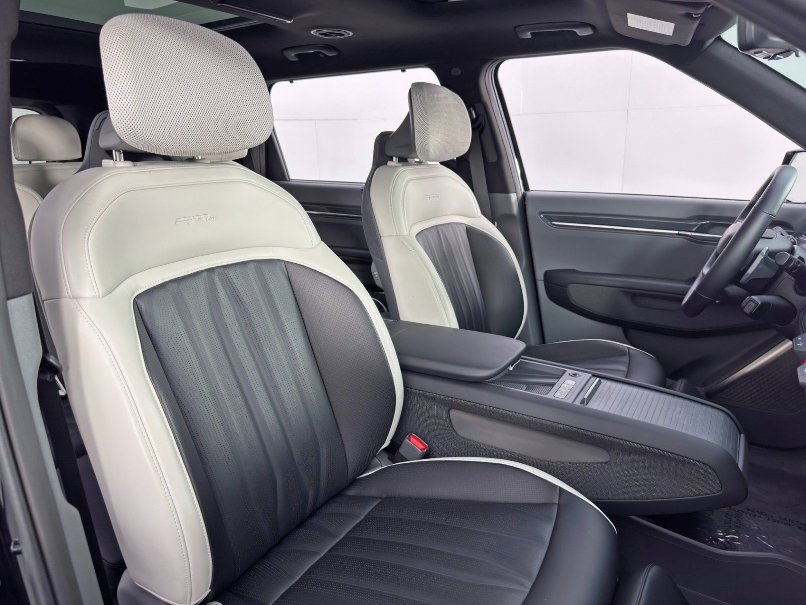 Used 2024 Kia EV9 GT-Line image 40