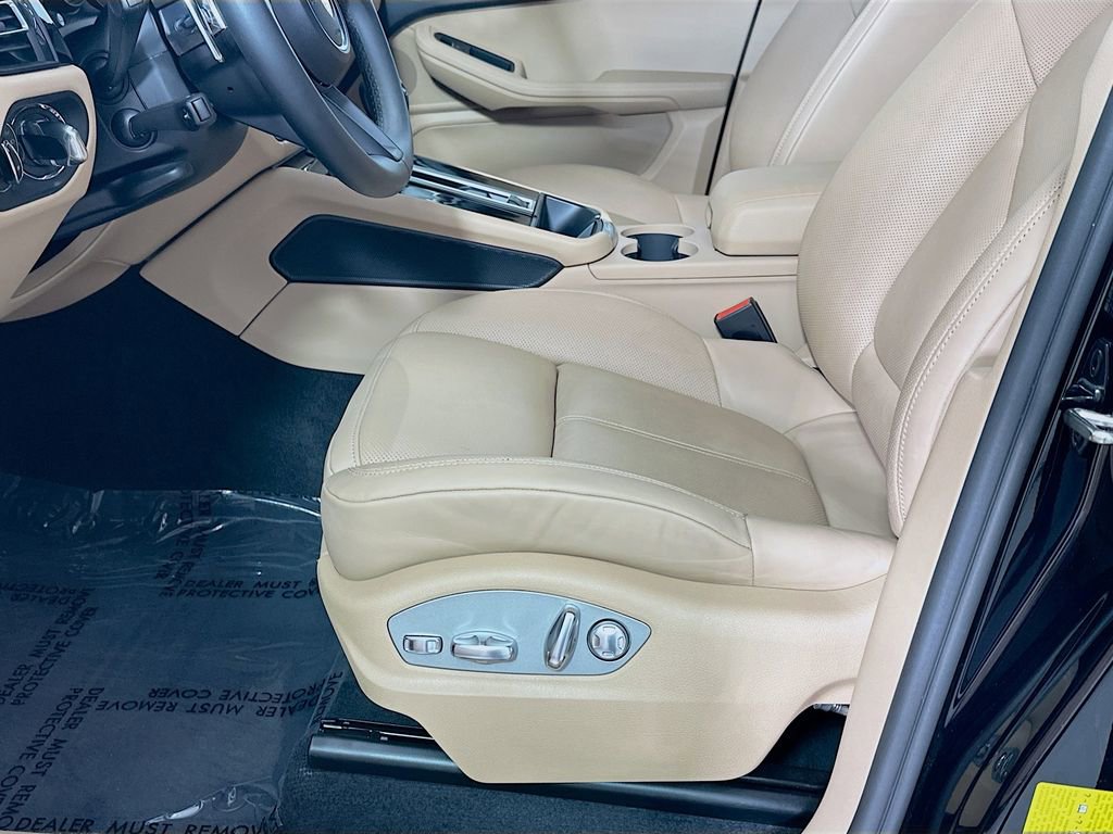 Certified 2026 Porsche Macan image 22