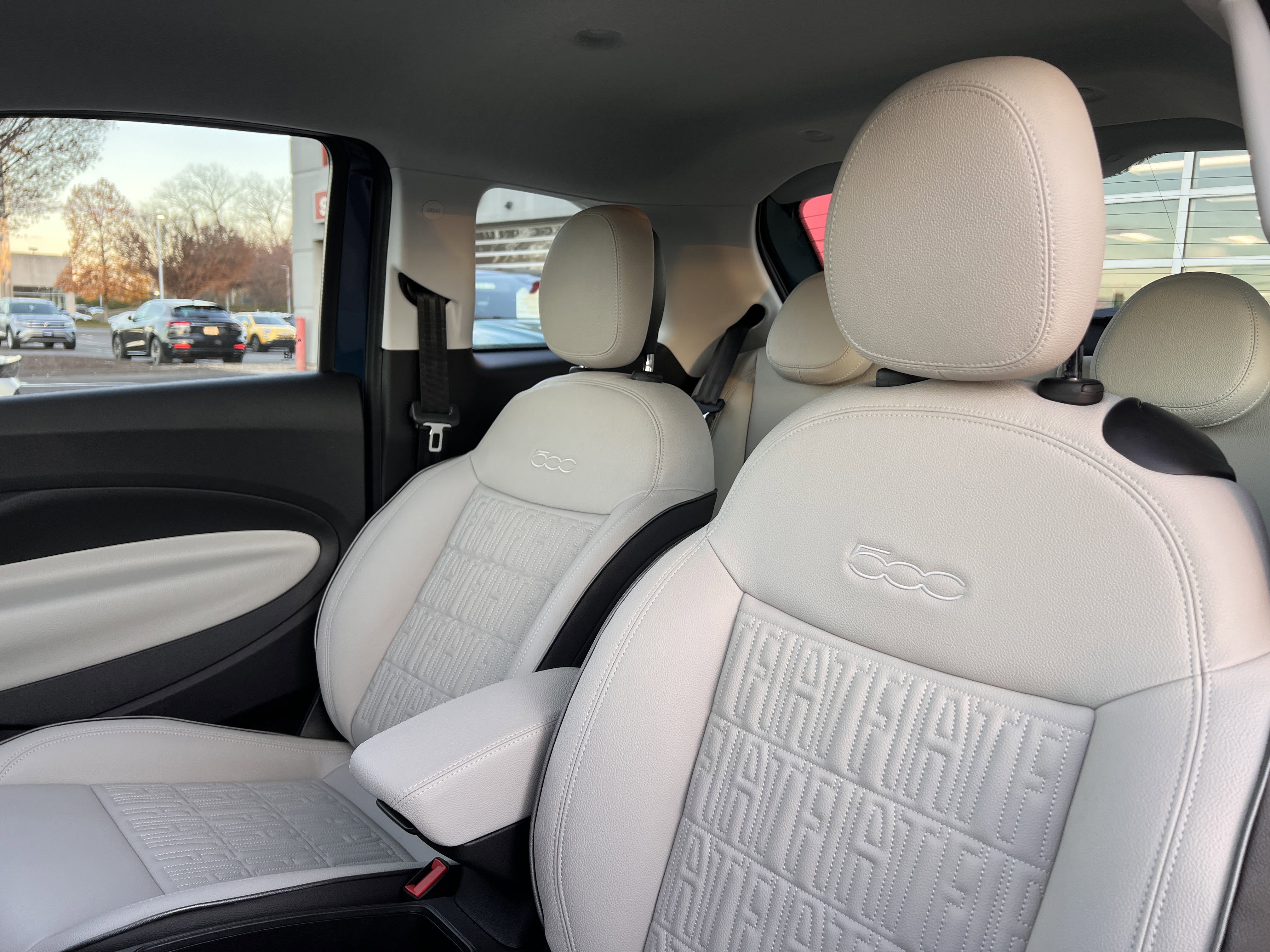 New 2025 FIAT 500 e w/ Quick Order Package 21B Icona image 14