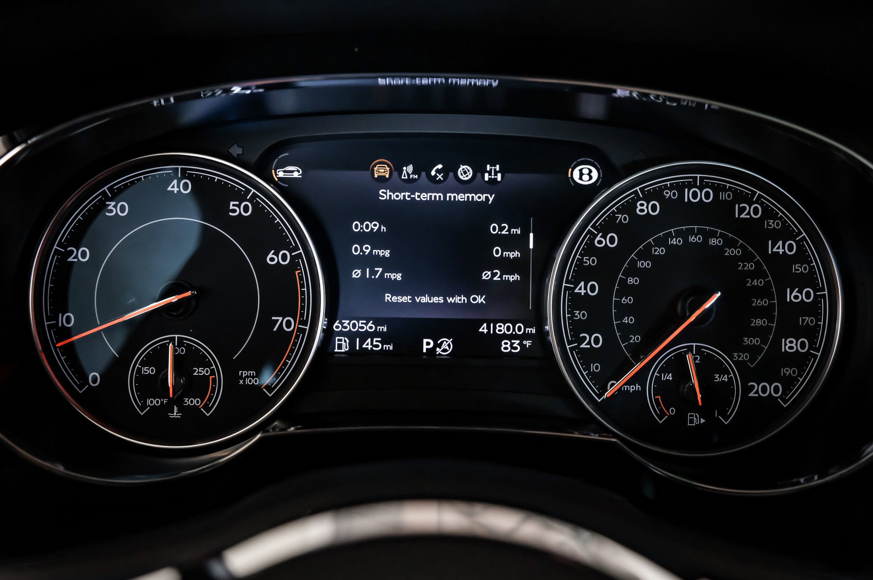 Used 2017 Bentley Bentayga image 17