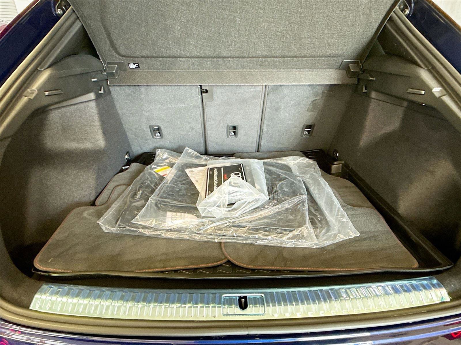 Certified 2025 Audi Q3 2.0T Premium Plus w/ Premium Plus Package image 28