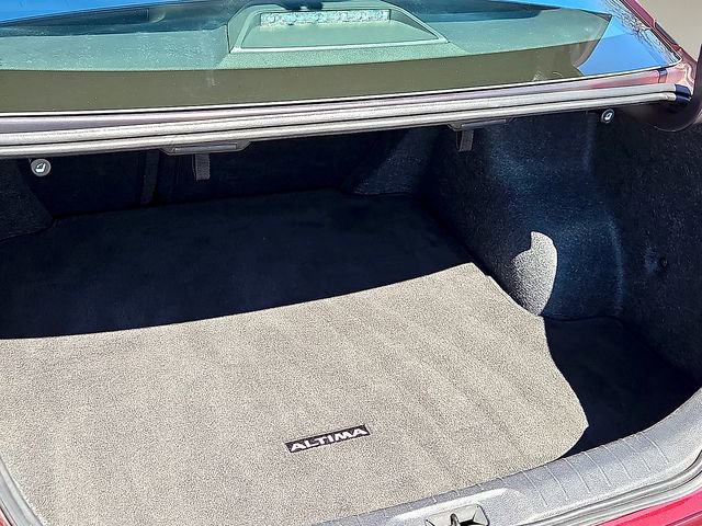 Used 2025 Nissan Altima 2.5 SV image 11