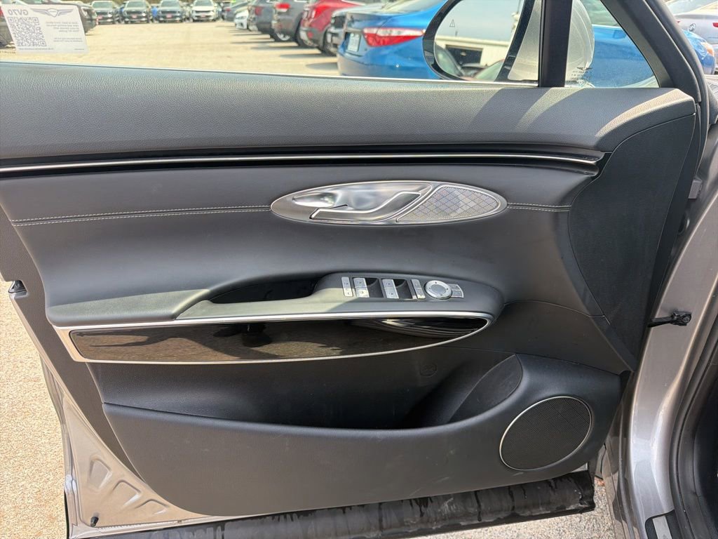 Used 2025 Genesis GV70 2.5T image 12