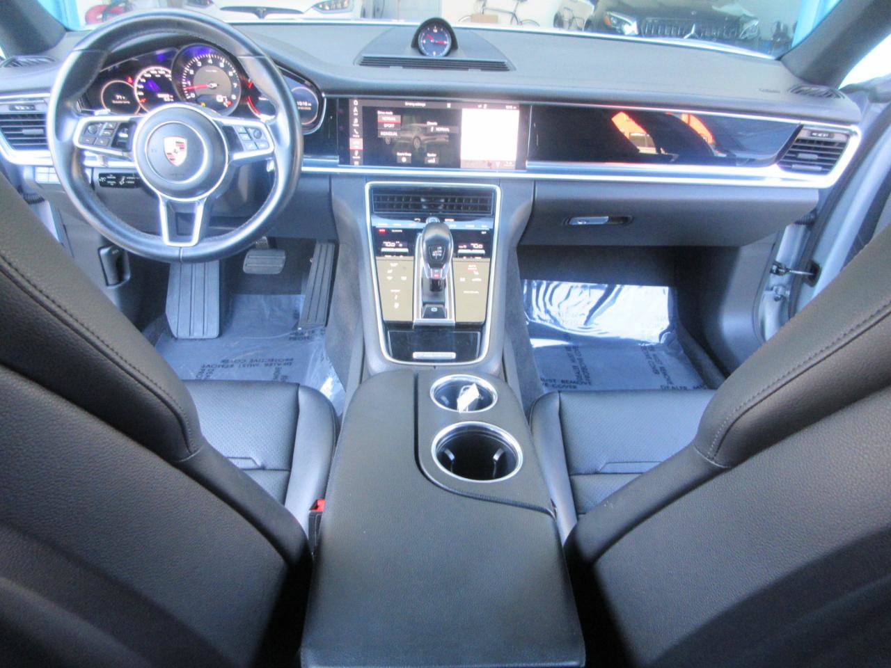 Used 2019 Porsche Panamera RWD image 46