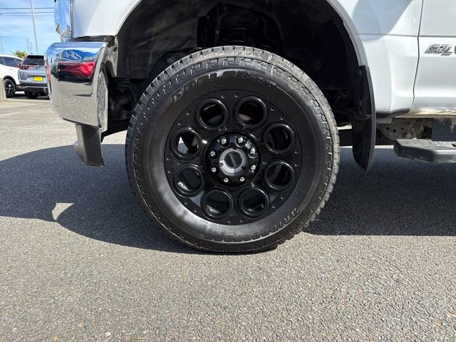 Used 2018 Ford F350 Lariat w/ FX4 Off-Road Package image 29