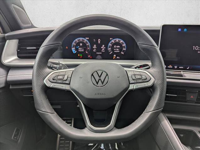 New 2026 Volkswagen Tiguan SE R-Line FWD image 15
