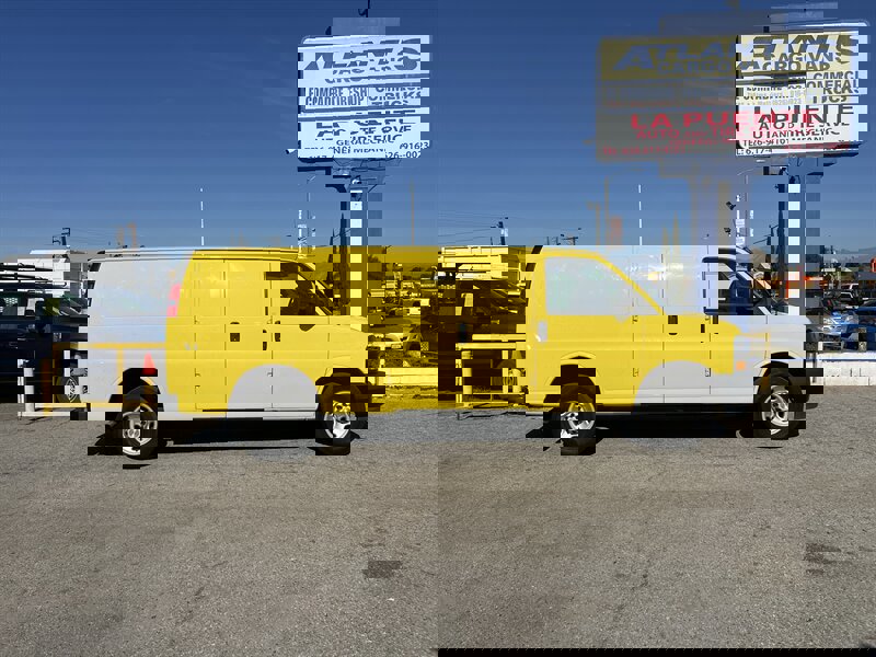 Used 2021 Chevrolet Express 2500 2500 w/ Driver Convenience Package image 2