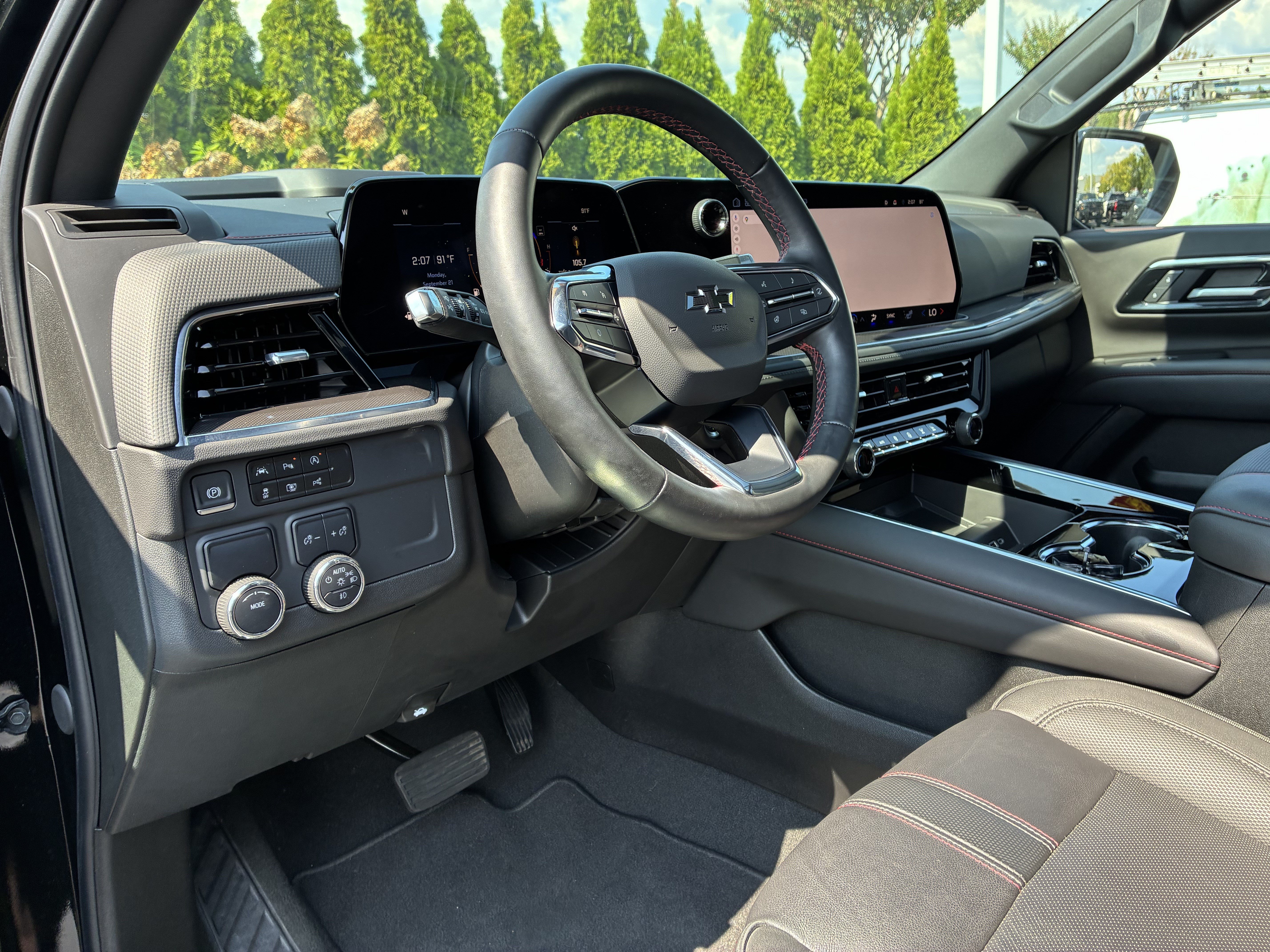 Used 2025 Chevrolet Tahoe RST w/ Comfort Package RWD image 23