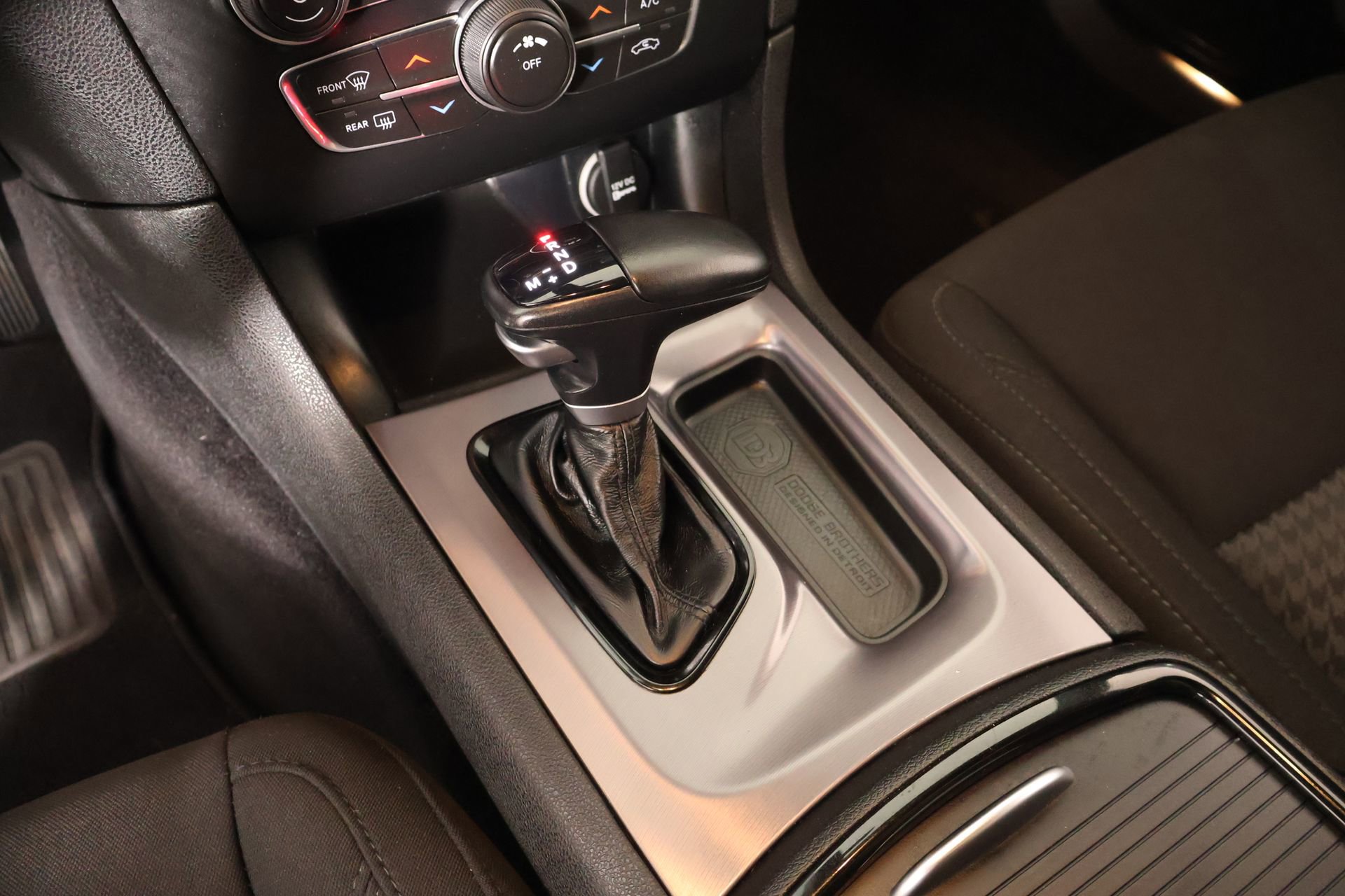 Used 2020 Dodge Charger SXT w/ Blacktop Package RWD image 8