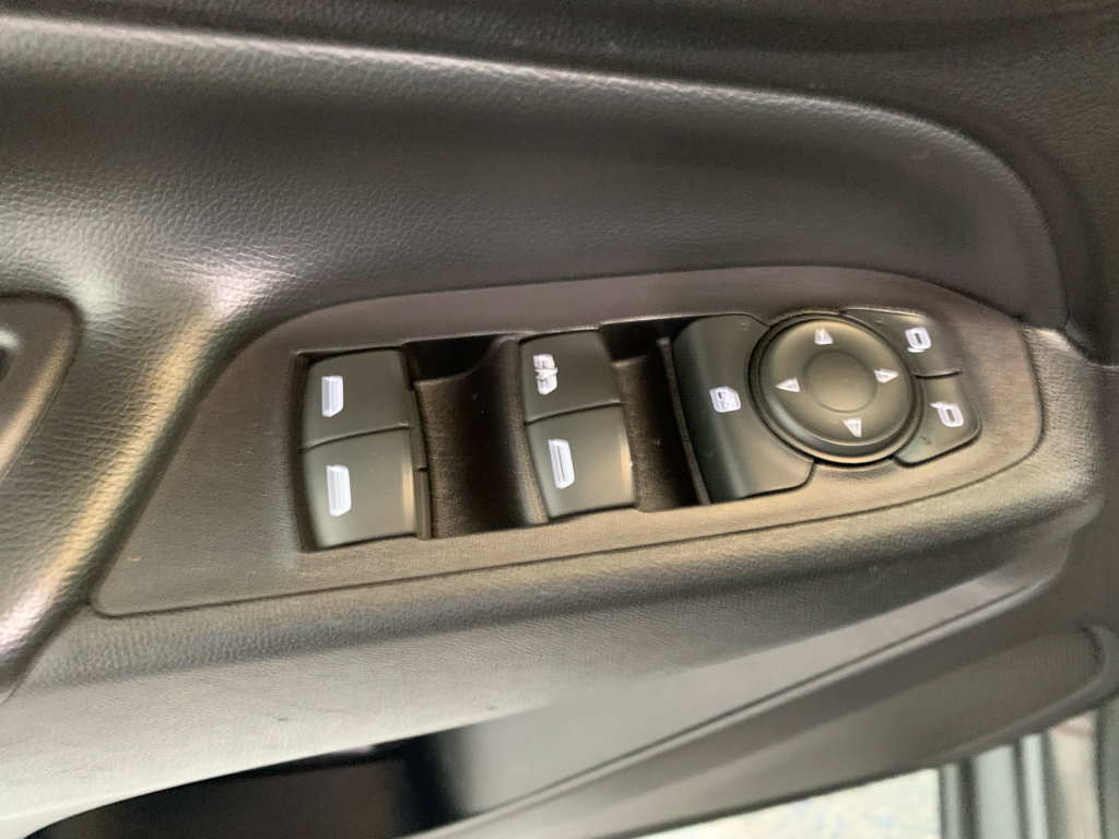 Used 2020 Chevrolet Equinox LT FWD image 20