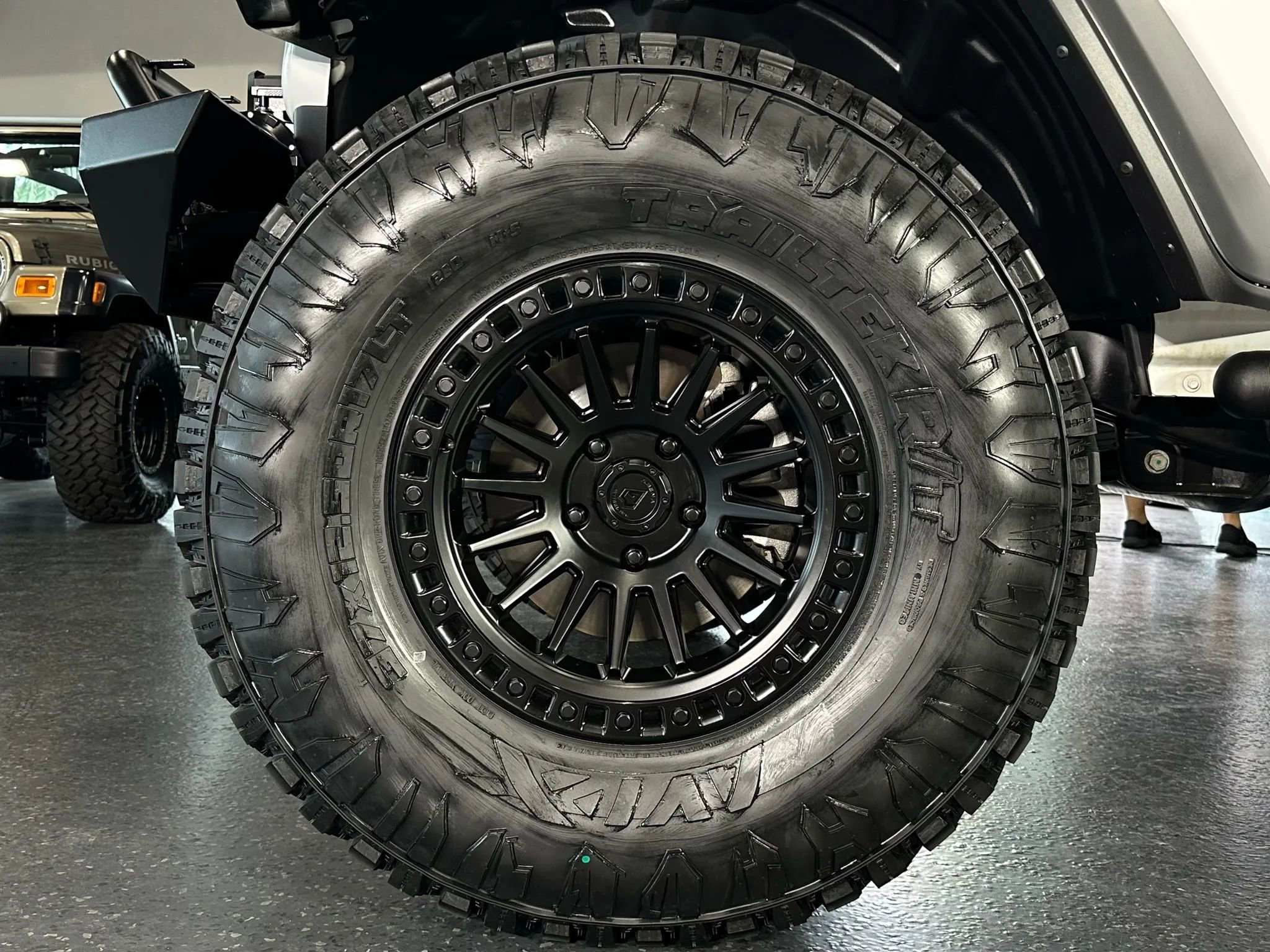 Used 2024 Jeep Wrangler Unlimited Rubicon w/ Convenience Group image 32