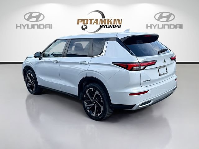 Used 2023 Mitsubishi Outlander SE Black Edition image 7