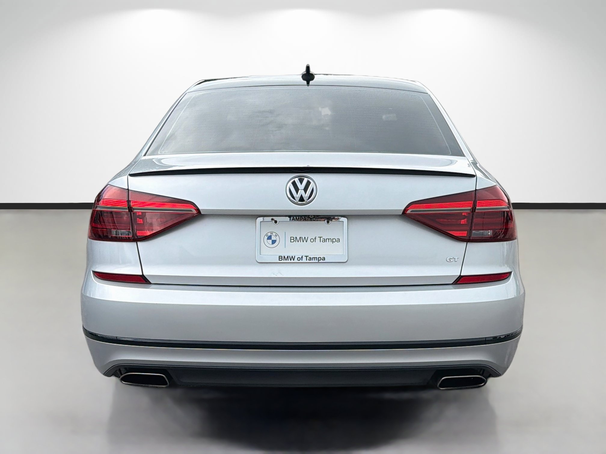 Used 2018 Volkswagen Passat GT FWD image 4