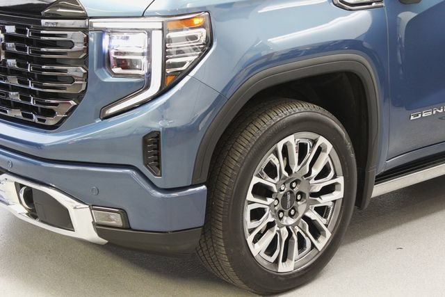 Used 2025 GMC Sierra 1500 Denali Ultimate AWD/4WD image 5