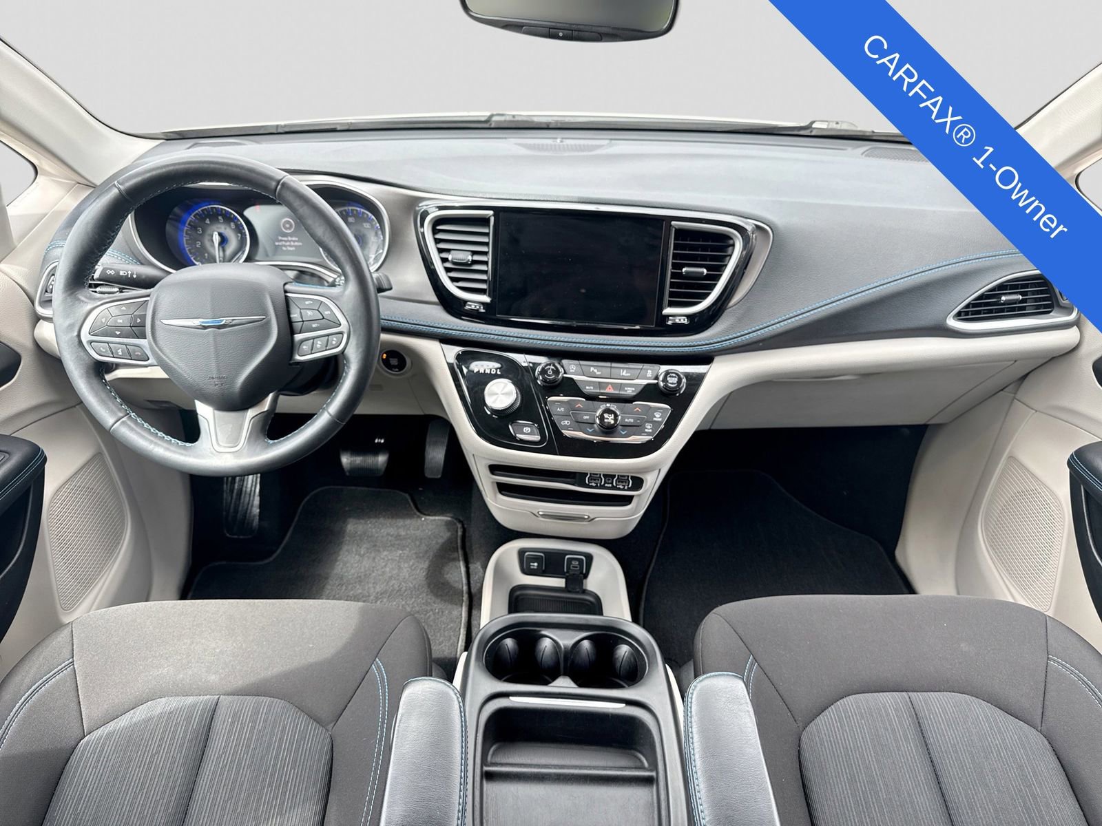 Used 2021 Chrysler Pacifica Touring w/ Cold Weather Group FWD image 18