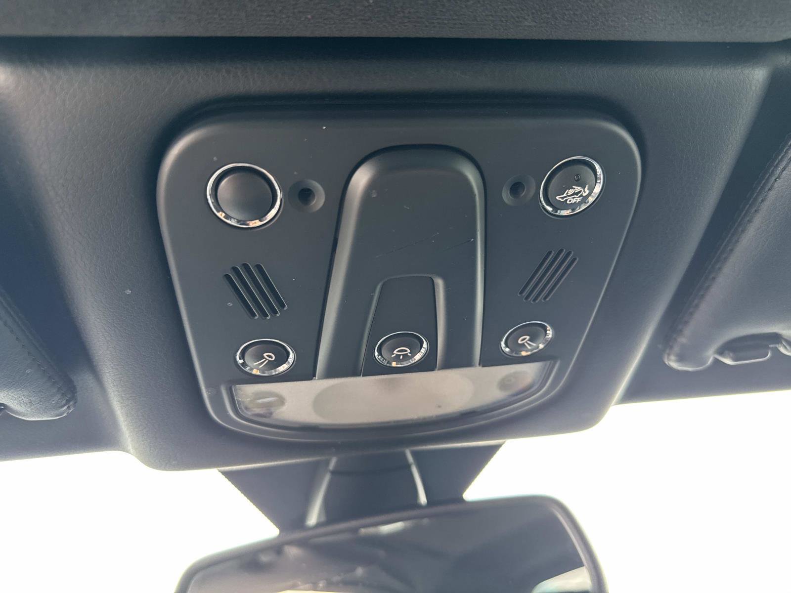 Used 2018 Maserati GranTurismo Sport RWD image 21
