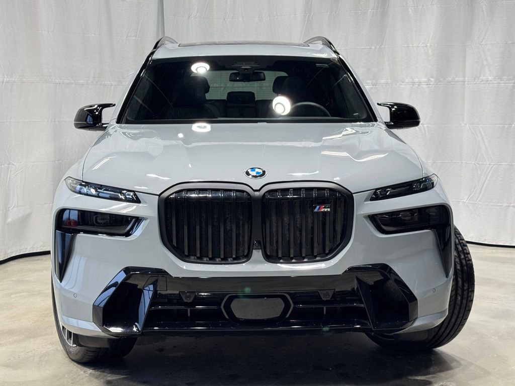 Used 2025 BMW X7 M60i video 2