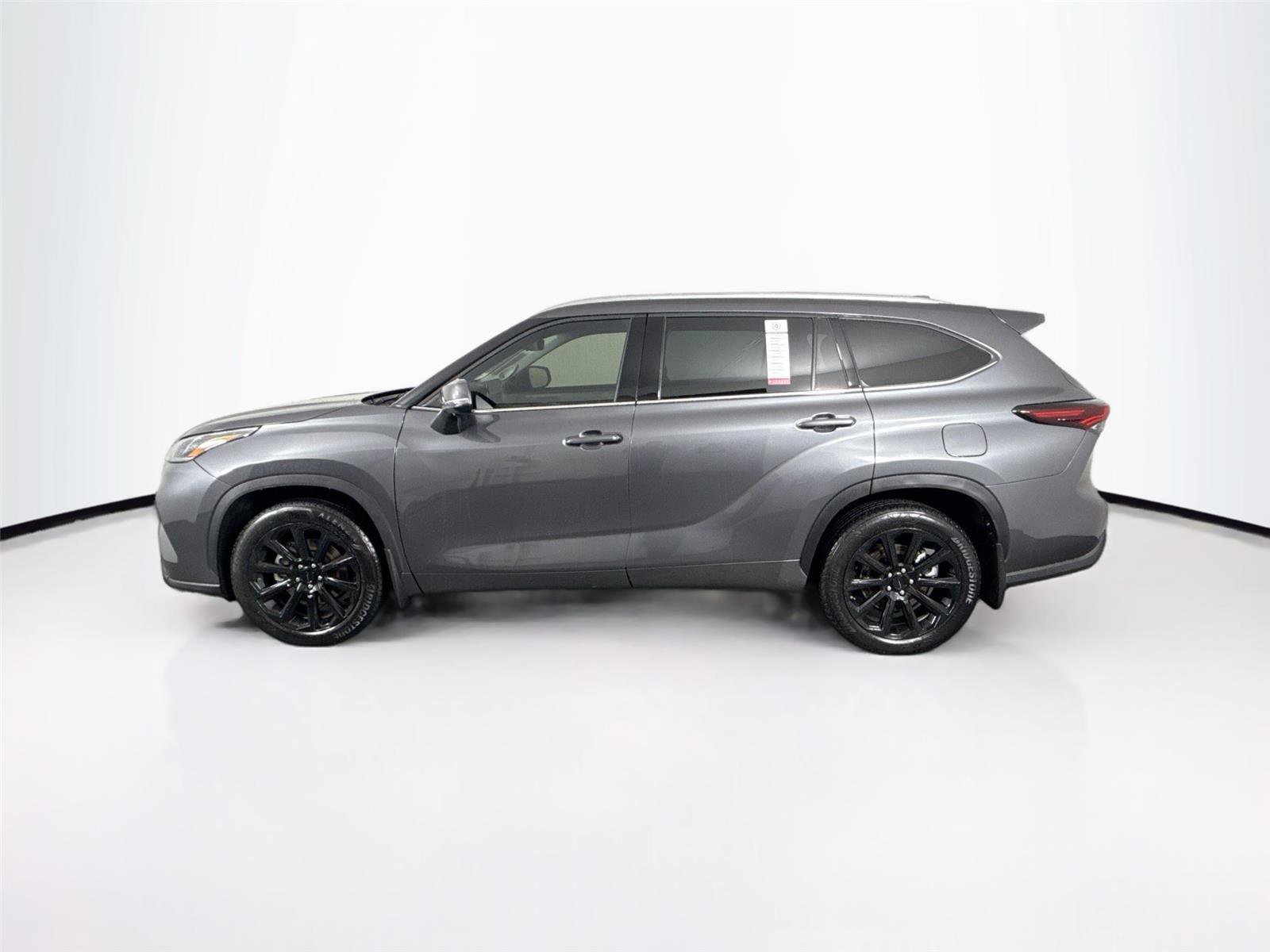 Certified 2025 Toyota Highlander Platinum image 14