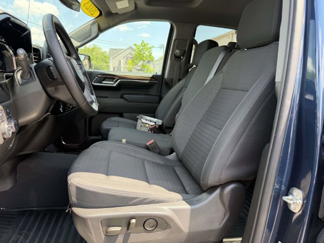 Used 2023 Chevrolet Silverado 1500 LT AWD/4WD image 16