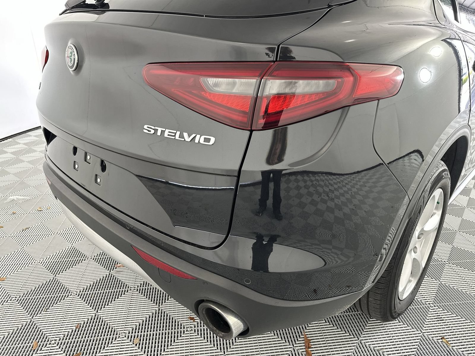 Used 2020 Alfa Romeo Stelvio AWD w/ Cold Weather Package image 26