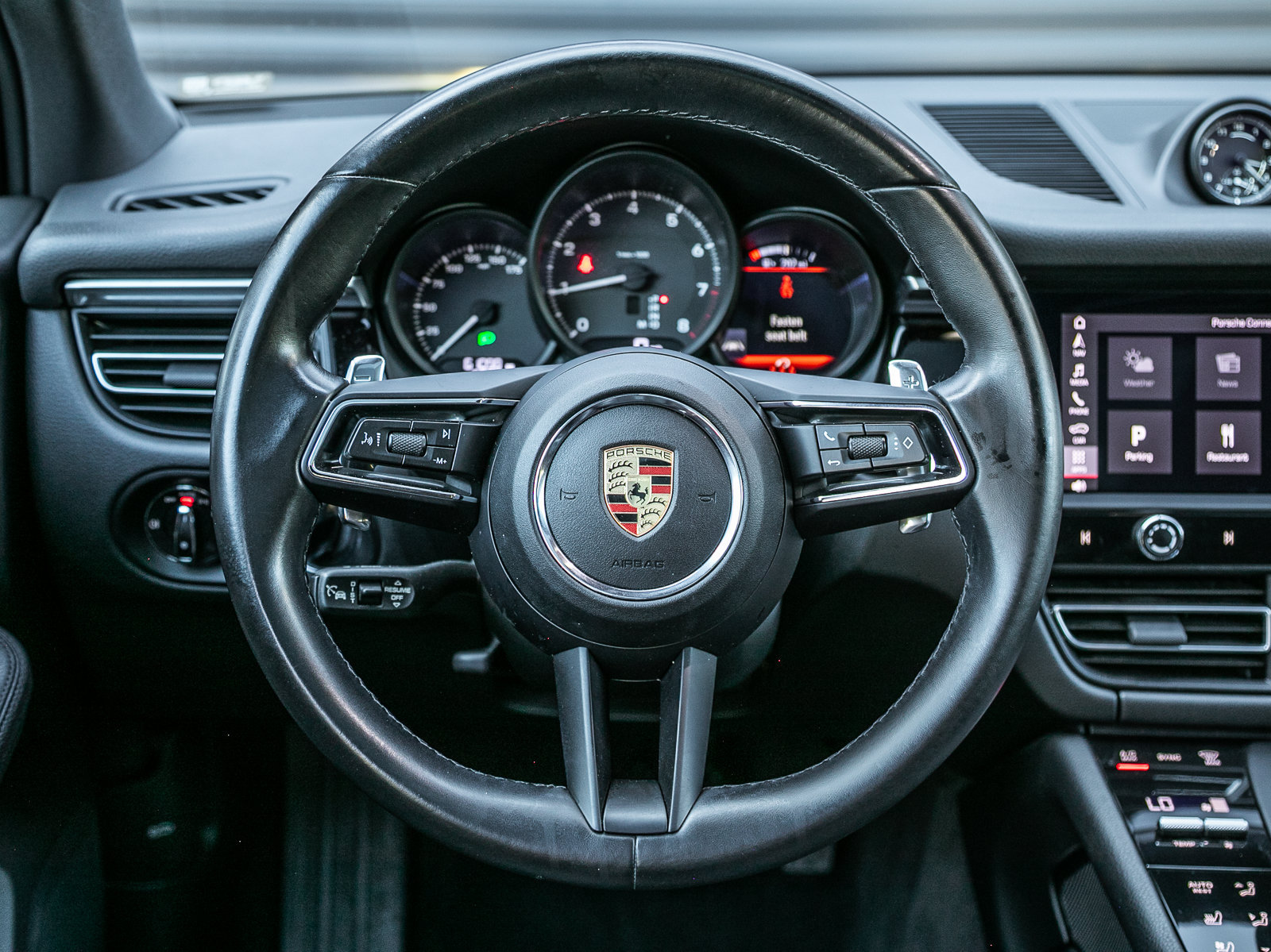 Certified 2023 Porsche Macan AWD/4WD image 13