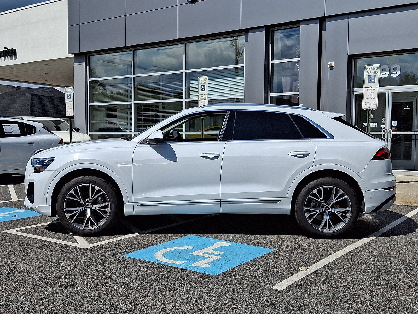Used 2025 Audi Q8 Premium Plus AWD/4WD image 7